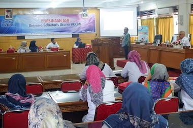 Sestama BKKBN Nofrijal Beri Pembinaan Terhadap ASN Dilingkungan BKKBN Sumbar 