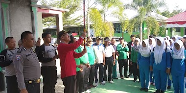Ka Kanwil Kemenag Sumbar Lepas Hiking Muhibah Melibatkan Lima Sekolah  